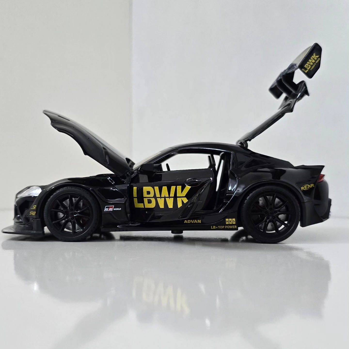 Toyota Supra MK5 🚘
مجسم سيارة حجم 1:24 
تفتح كامل أبواب بنيد صندوق
إضاءة + صوت
السعر : 18 الف
توصيل متوفر لجميع أنحاء العراق 🇮🇶📦


**إذا كنت صاحب هذا الإعلان وتريد حذفه لأي سبب، رجاءا أرسل رسالة إلى الدعم الفني**