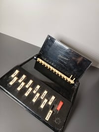 انتيكا مكتبيه سعر 10 الف  لتواصل 07853004300