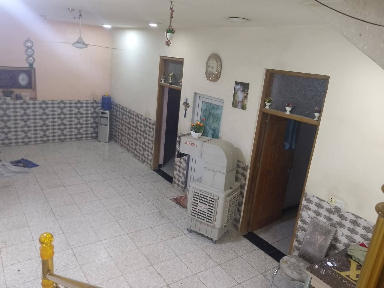 السلام عليكم دار للبيع مساحة 200 متر سكينة زراعي مقاطعة 9,2 بيت جاهز سعر 145 استفسار ***********
