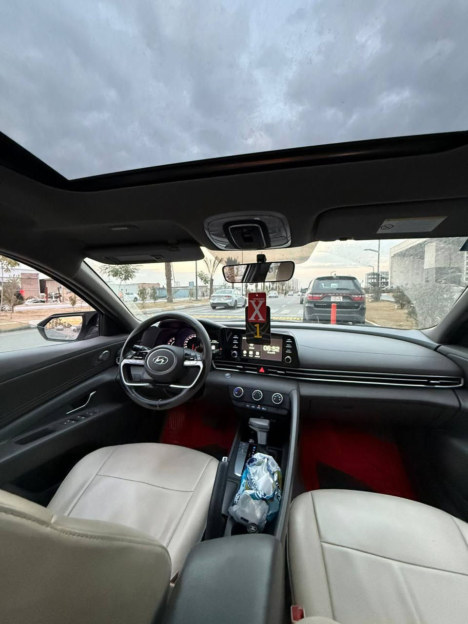 سلام وعليكم
للبيع النترا خليجي موديل 2022/
رقم بغداد بأسمي تحويل ثاني يوم/
سياره مرتبه وجديده الله شاهد/ 
ماشيه 68الف سياره فول مواصفات/
عيني حادث السياره بابين مبدل نفس اللون اصلي مال وكاله
وبيه شخط بين البابتين موضح بالصوره ناشرها بي تكحيل  
للاستفسار ‭***********
مكان السياره بغداد حي الجهاد 
السعر 160
