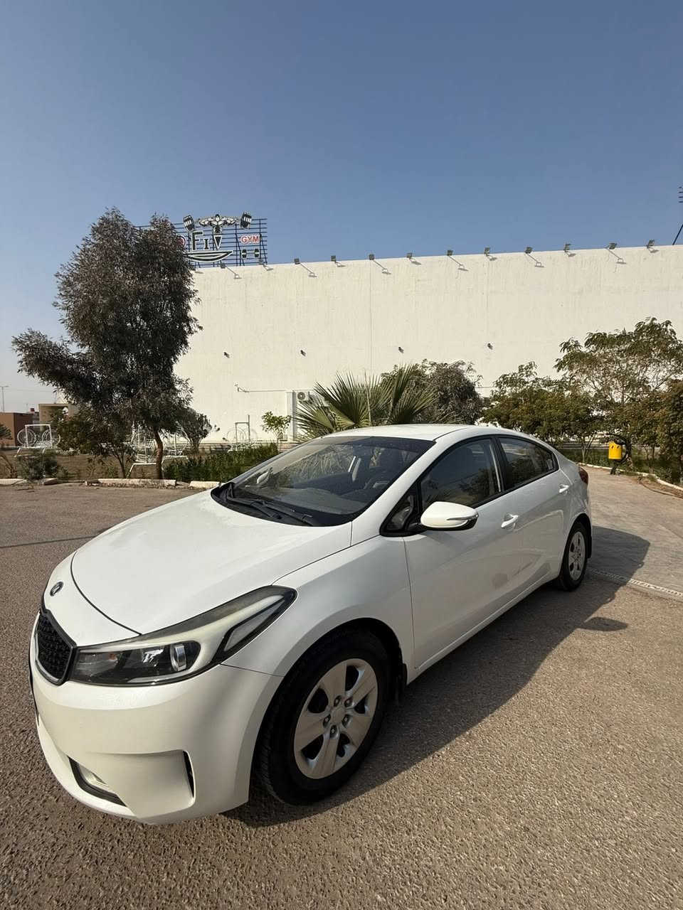 للبيع سيراتو2017 خليجي ماشيه 90 الف ***********
