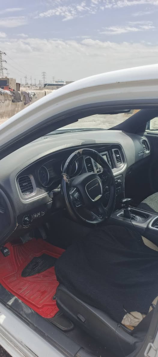 السلام عليكم جارجر 15مواصفات عادية رقم ذي قار بسمي حادثة بل منشور اسيارة نقص حدادية أمامية /*********** السعر 165
