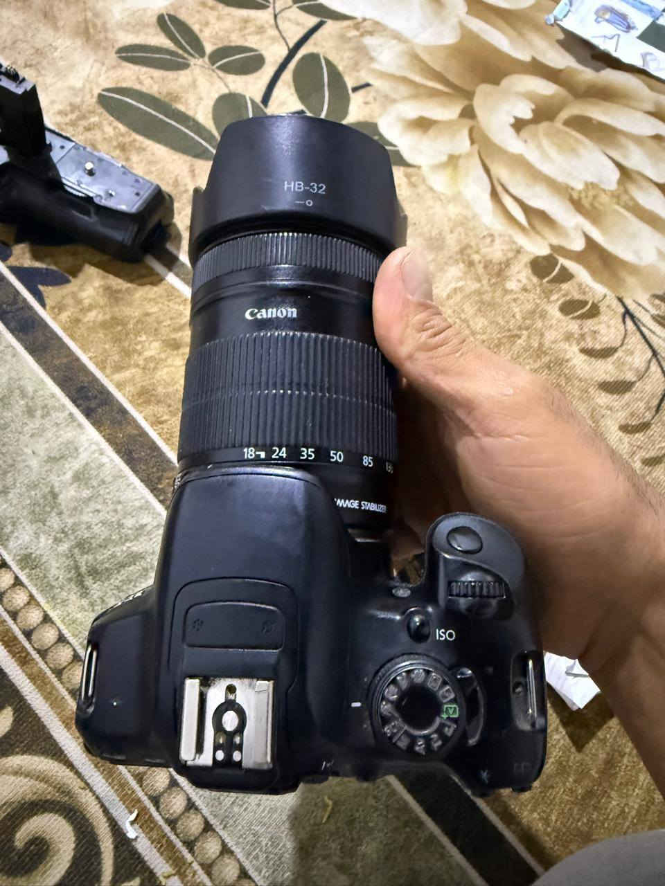 سلام عليكم كانون D700 نضافه 90بالميه السعر 500
***********
