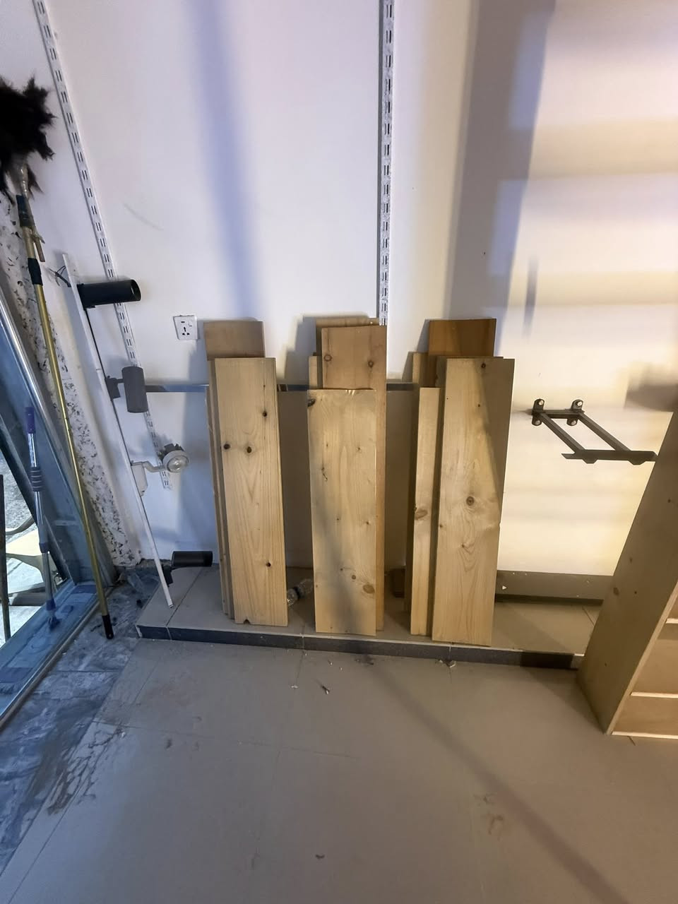 السلام عليكم
عندي رفوف تستخدم عامة واني عندي محل ملابس جنت مستخدمهم ديكور لخزن الملابس الي يحب ياخذهم شلعه اني حاضر 
التواصل على المسنجر


**إذا كنت صاحب هذا الإعلان وتريد حذفه لأي سبب، رجاءا أرسل رسالة إلى الدعم الفني**