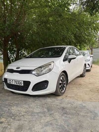 للبيع كيا ريو2012خليجي محرك1600كير Atبيها صبغ ربع الباب الخلفي الخلف ا...