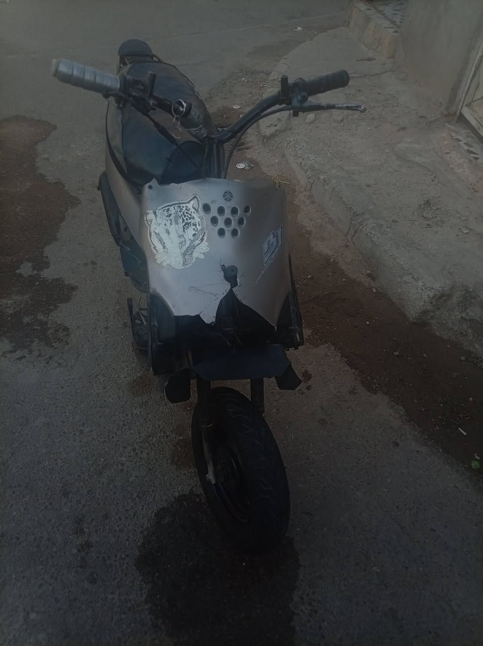 السلام عليكم دراجه تسع زروف دراجه محربه مكينتهة ناعمه وحلوه دراجه نگرة هندر شرط اذا مو نگره تاخذهة وفلوسك يرجعن كاعيتهة الجوه موجوده بس انا شايلهة سلفهة شغال بس يراد توصله كهرباء سعر 180 وبيهة مجال حگ الجيه مكاني البصره خمسه ميل 
رقمي ***********

