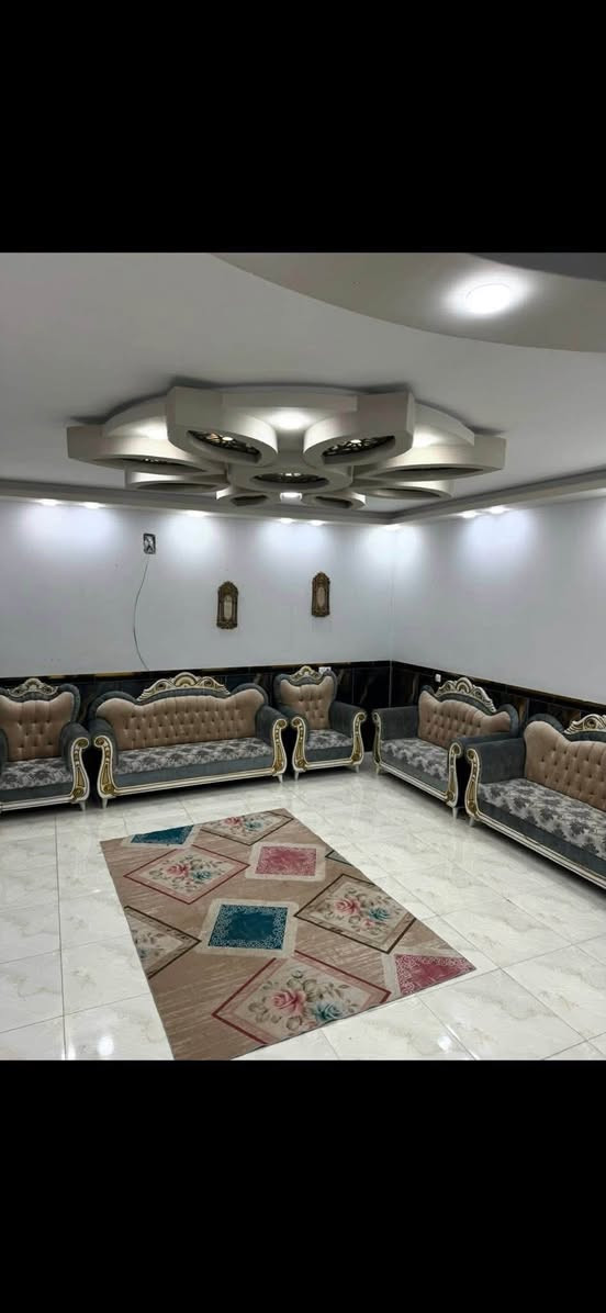 بيت لليجار مساحه 250 متر طابقين قرب معمل الغاز تصال
***********
