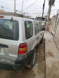 سيارة للبيع موديل 2005 رقم بغداد  السعر 50 وبيه مجال سيارة خير من الله...