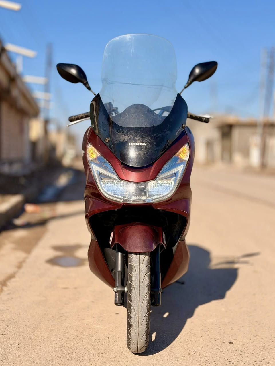 دراجه pcx 150  الجيل الثاني ياباني 
الدراجه جديده مال رمبه نزلتها قبل 25 يوم من كلشي وكلاشي وصل الشراء موجود  وكلشي شغال بيها من كهربائيات وحساس ازدحام وستناد رايدها ب 20 ورقه وبيها مجال بسيط
مكاني بغداد 
الاتصال واتساب ***********
