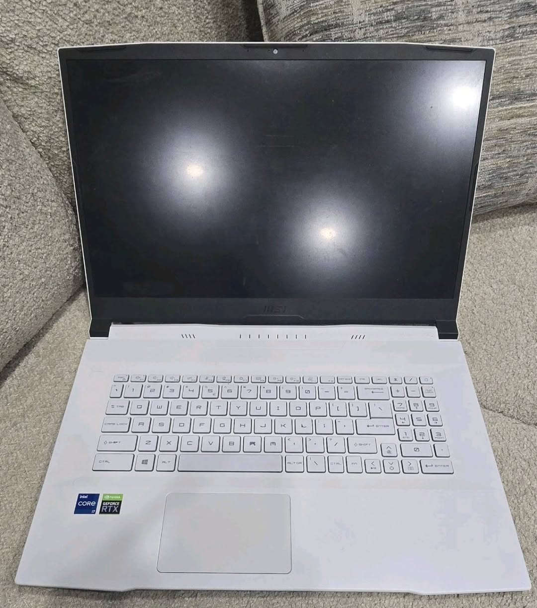 الابتوبات للبيع معرف سعرهم ادفعلي بيهن سعر زين ابيعهم
المواصفات الي عالصندوق مالابتوب الاسود
والابيض بالورقة


**إذا كنت صاحب هذا الإعلان وتريد حذفه لأي سبب، رجاءا أرسل رسالة إلى الدعم الفني**