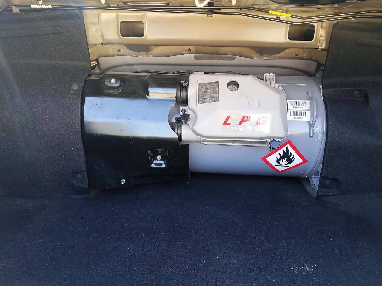 السلام عليكم ورحمه الله وبركاته النترا2024 للبيع وارد كوري فقط غاز تانكي 90 فول للأخير عدا الفتحة السيارة بدون رقم منفيسها
ما متواجد على الفيس والماسنجر

ب اسمي المواصفات 
تانكي 90 لتر طلب خاص
تشغيل عن بعد 
تشغيل بصمة
بيبان بصمة 
جنطة بصمة
 كامرة خلفية 
داش كام امامي خلفي 
حساسات جوانب وامامية وخلفية
تحكمات ستيرن جهتين
تبريد مناخين 
شاشة كبيرة متصلة 
شاشة تبريد 
شاشة أعطال 
مري كهرباء 
تحكم مري كهرباء 
كاعيات بلادية مال الشركة
ما متواجد على الفيس و الماسنجر مكاني ديوانية
السعر 115 وبيها مجال
للأستفسار أكثر اتصل ***********
