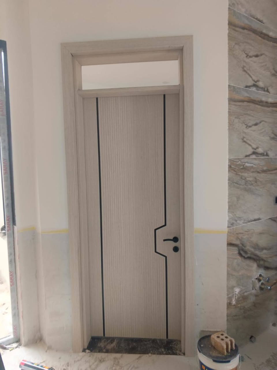 ابواب داخليه و خارجيه بأسعار مناسبه 
***********
