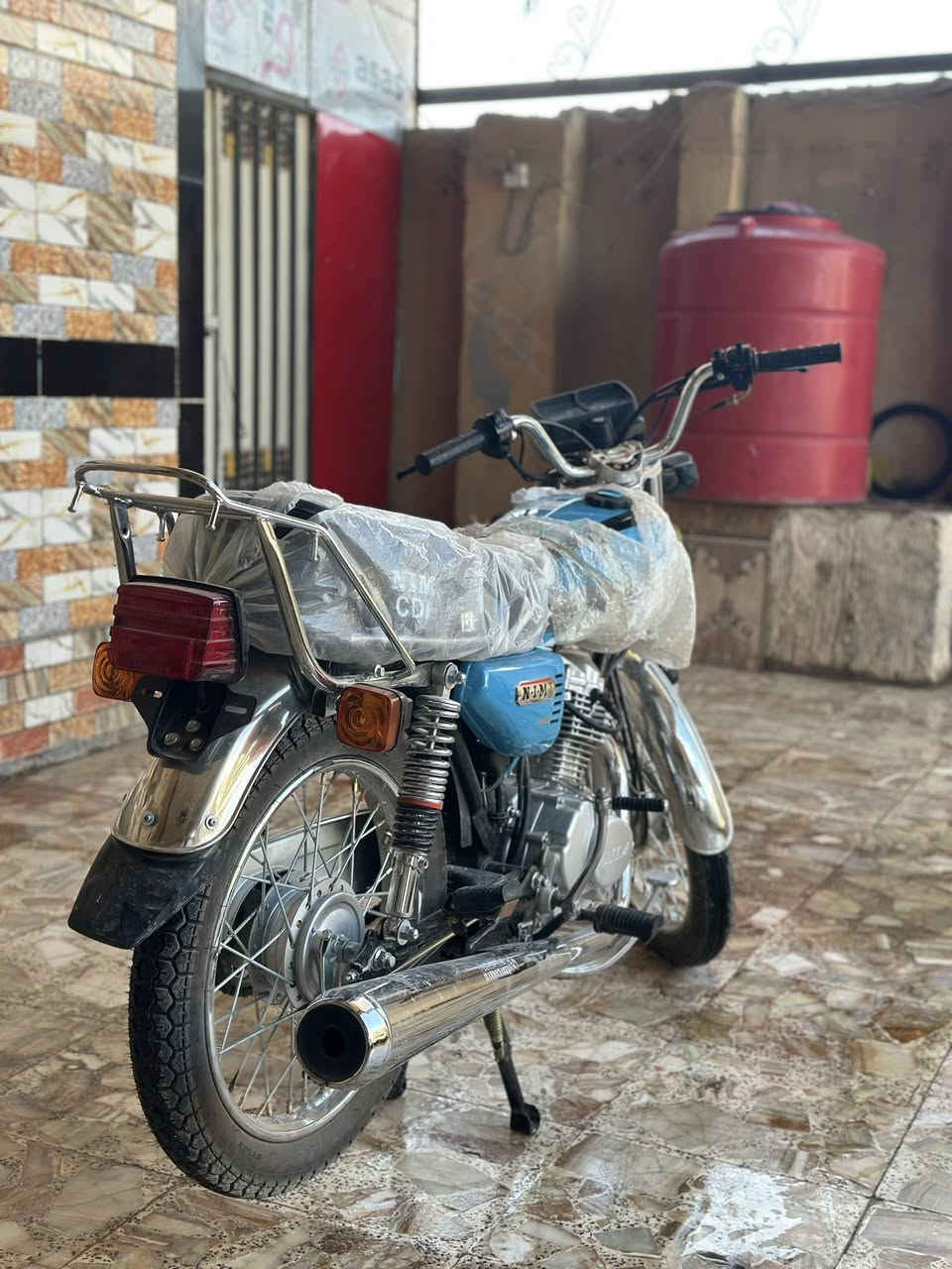 السلام عليكم
دراجه نامه امتياز أخت الشلامجه باب اول  موديل 2025 صارلها سبوع من طالعه من الوكيل أوراق أصوليه ترقيم ثاني يوم 
سعرها مليون و650قفل الرقم ***********
