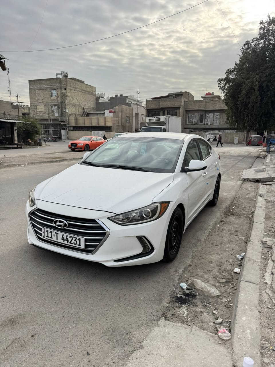 السلام عليكم.  ❤️❤️
النترا 2017
محرك. 2000 
سيارة جديدة 
مدوشمة عام 
تخم تاير جديد 
كير ومكينة كفالة وممفتوحات

وارد امريكي 
حادثة وصور وسونار موجودة
صبغ بنيد (((
((وبيهة شوي كشور علا حطتهن عايفهن))
 بيها طخه حافه البنيد  صطحي
بدون ايرباك شوصي لغود مكفولة

السعر.      117$$.   
 العنوان بغداد

للتواصل  ***********
