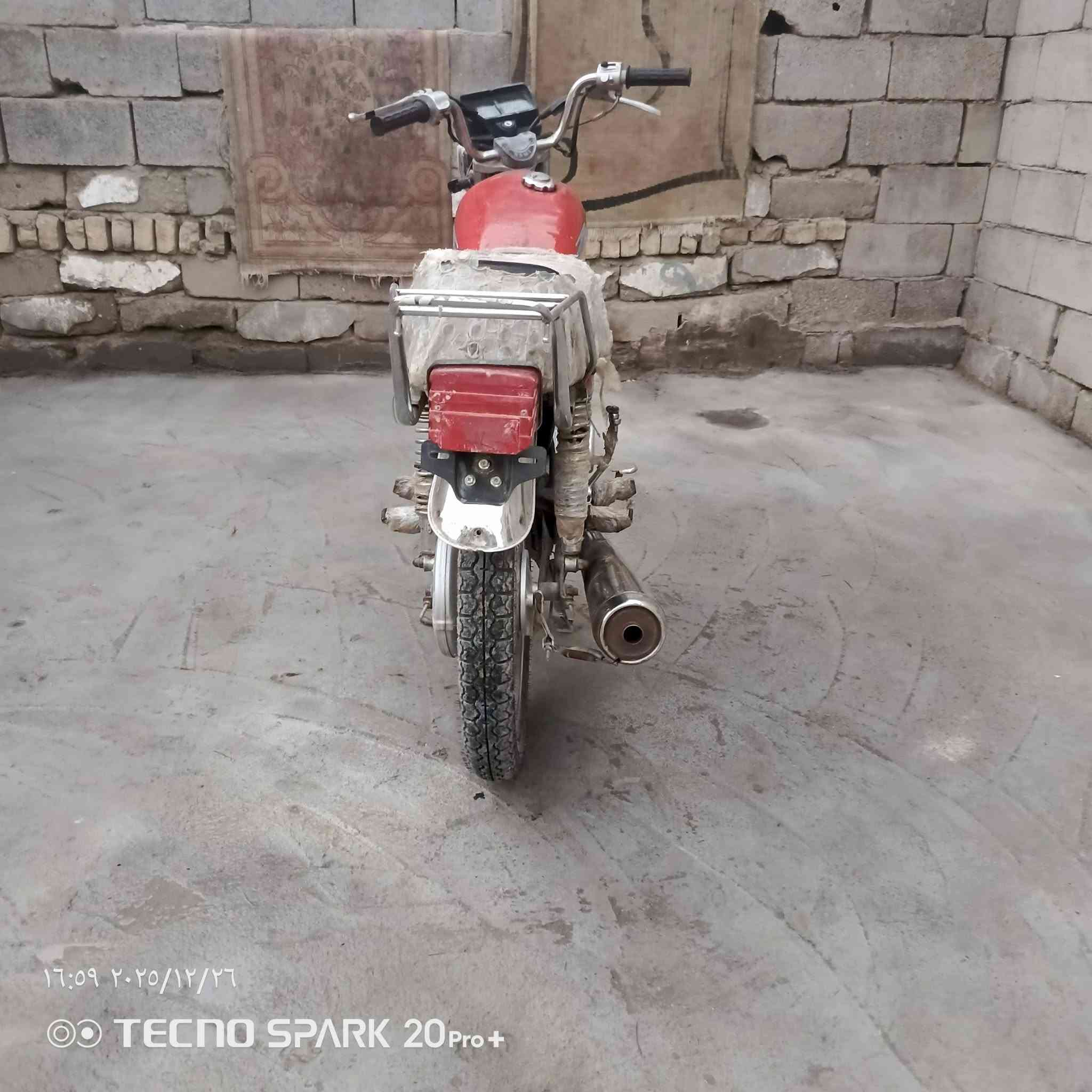 دراجه البيع نامة ام بوري الرفيع موديل 22 شهر 11 وكيلها سيد جعفر ابو الكحلاء السعر 800 وبيها مجال قليل الشراي يتصل على الرقم ***********
