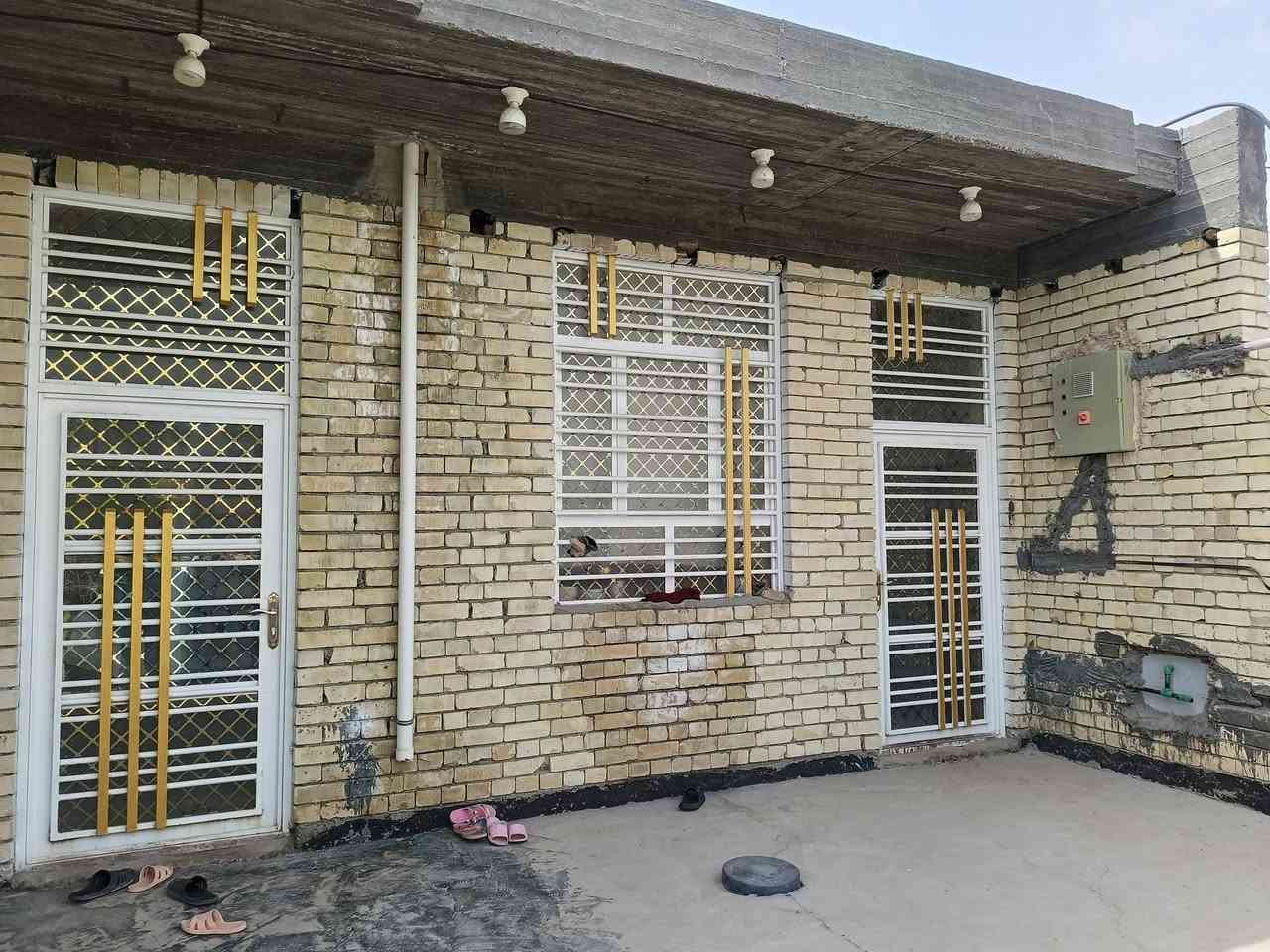 سلام عليكم 
🏡 بيت للبيع – طابو زراعي سند 25

📍 الموقع: مسيب طريق ابو عصافير مجمع موسى جديد 

🔹 المساحة: 370 م²  

🔹 البناء: حديث (طابوق وسقف صب كونكريت)  

🏠 يتكون من:  
- مطبخ  
- استقبال  
- صالة  
- غرفتين نوم  
- مجمع صحيات    

💰 السعر: على الخاص  

📞 للاستفسار: ‏‪‏‪***********‬‏
***********
