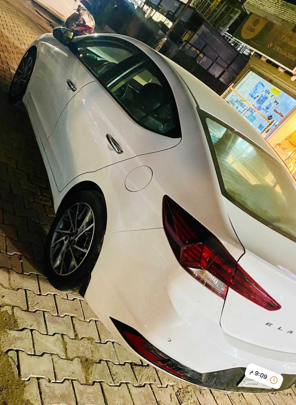 السلام عليكم
بيع مستعجل السعر 154
السياره كفاله من صبغ و تبديل بيها فقط باردات بسيطه جداً
ماشيه 83
كير مكينه كفاله 
مابيها اي نقص دينار مذب عليها
مكاني بغداد 
***********
