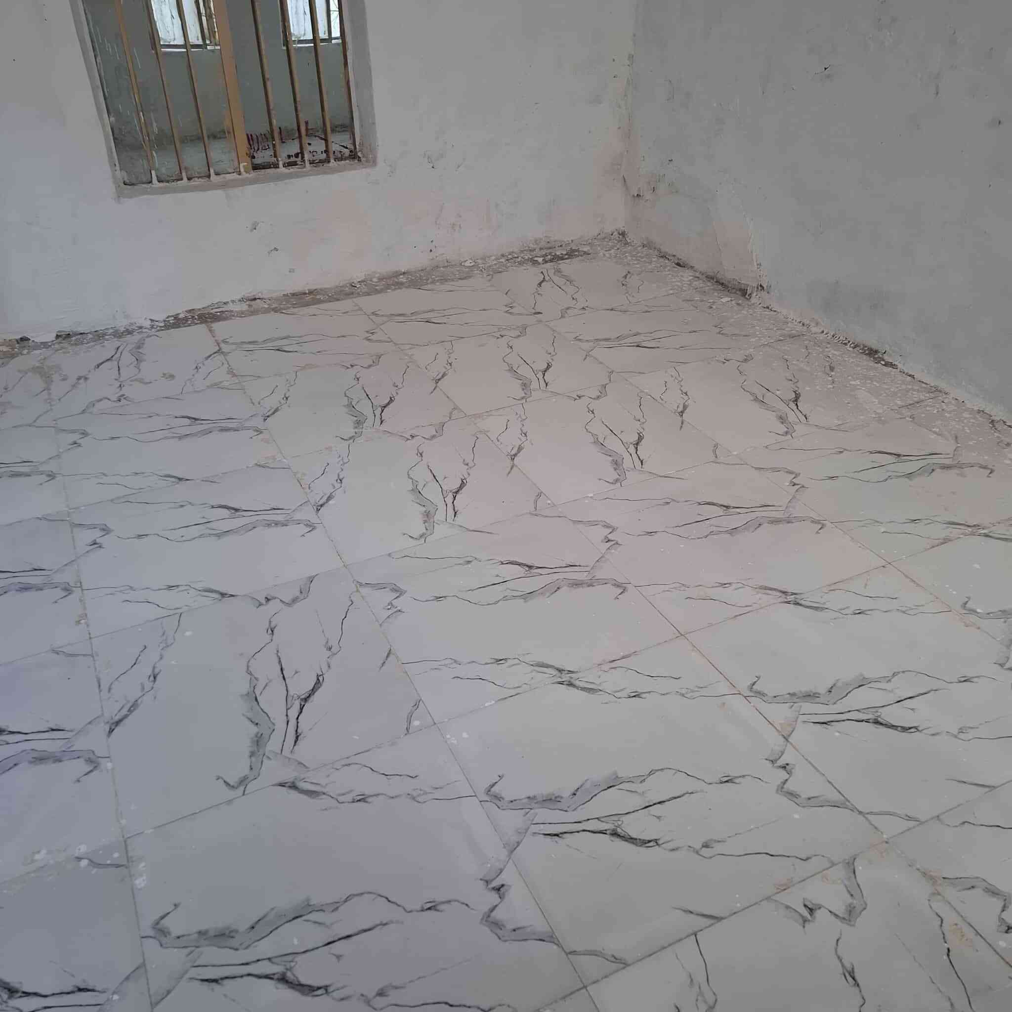 السلام عليكم..
بسبب الوعود الكاذبه إعادة نشر
بيت للبيع قرب الصيدلية النموذجية ومقابل الاعدادية المركزيه يعني قلب الولاية.. مساحة البيت ٩٦م دولان عرض متر ومن الداخل عرض ٨ م ونص (سعر البيت ٧٥ ) 
الاتصال ***********
