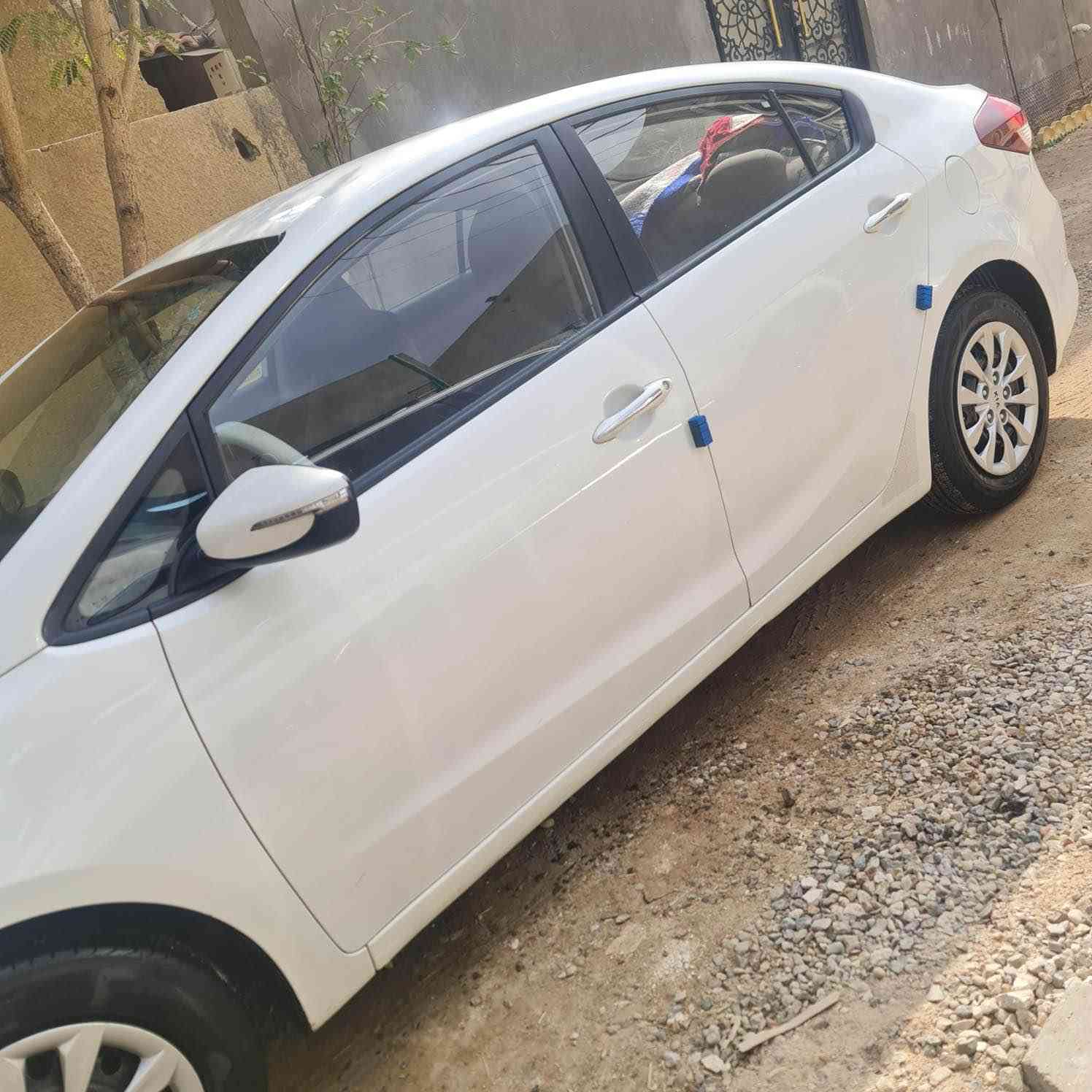 سيراتو خليجي 2018 محرك 1600 محرك كير حداده كله كفاله تخم تاير جديد السياره ماشيه 146 السياره بيها باردات مكانين مثل ما موضح بالصوره والباقي كفاله 
رقم اربيل منتيه سنويه مكاني البصره *********** البصرة, العراق
