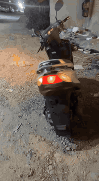 السلاام عليكم دراجه ماكس 140 شغاله دراجه بيها دبلات بلاادي كور  بلاادي بجم ياباني مختم دراجه مفتوحه بس قويه كلش دراجه بيها شلعه معدال وسعر325وبي مجال تواصل***********
