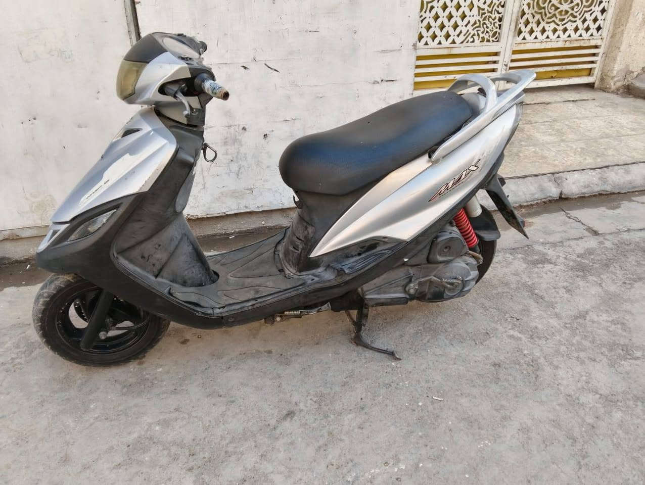 متاح دراجة بلاد برغي ممفتوح بيها ع وضع الشركة كلش نظيفة مكينة ناعمة ترايك وين متريد تايرات جدد تاخذها وتترحم لوالدية مكاني بغداد بالحرية ***********
السعر ٥٥٠ الف
