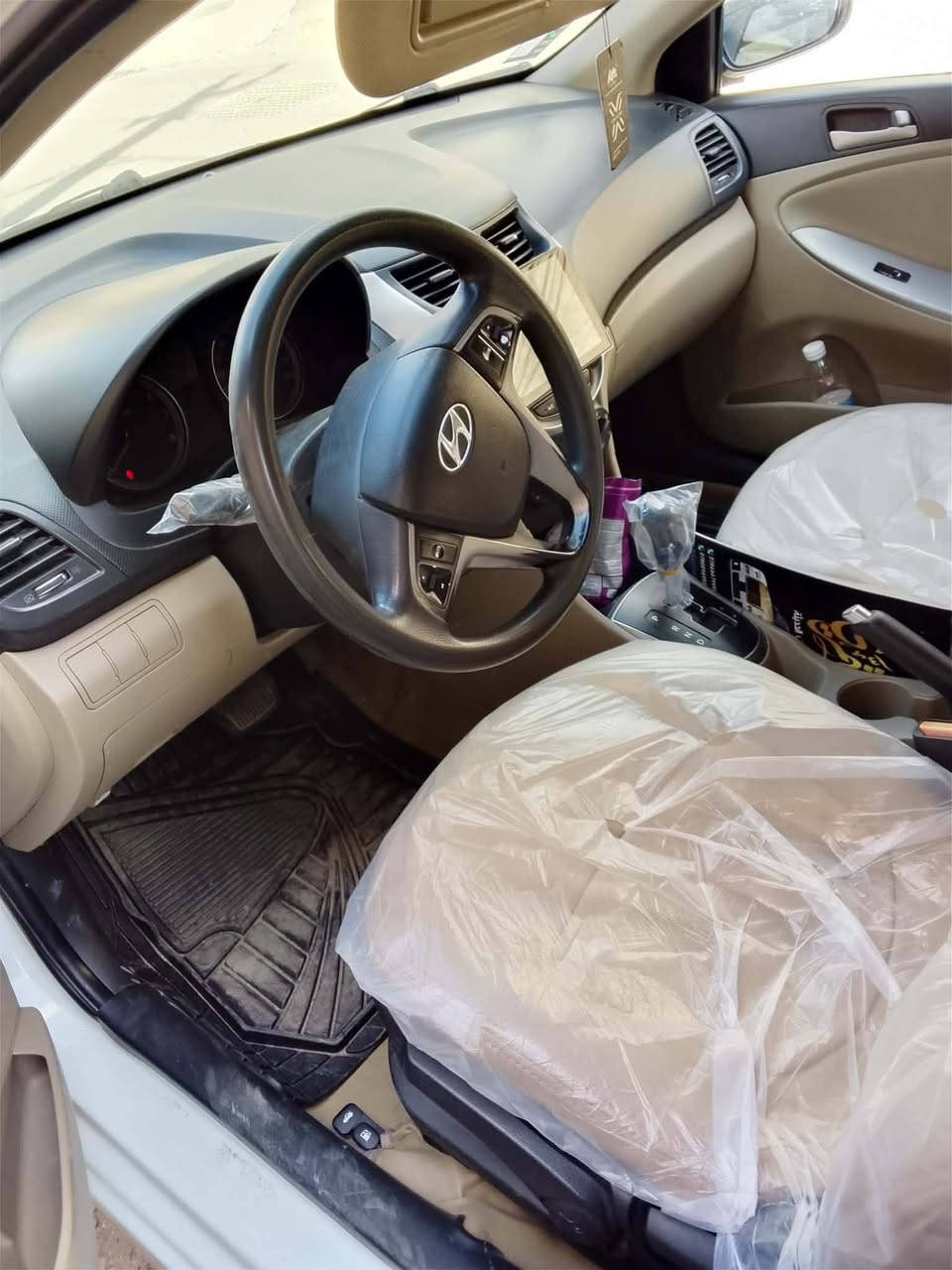 سل***********دوش تبريد تدفئه تحكم ستيرن لايت زنون بغداد قرب ساحه القاء المنصور السعر ١٠٢ بيها مجال لشراي السونار مرفوق اكسنت ٢٠١٦ خليجي فتحه سقف اشاير مريام عليكمسياره جاهزه للاستفسار اتصال فقط محرك ١٦٠٠ ويه الصور
