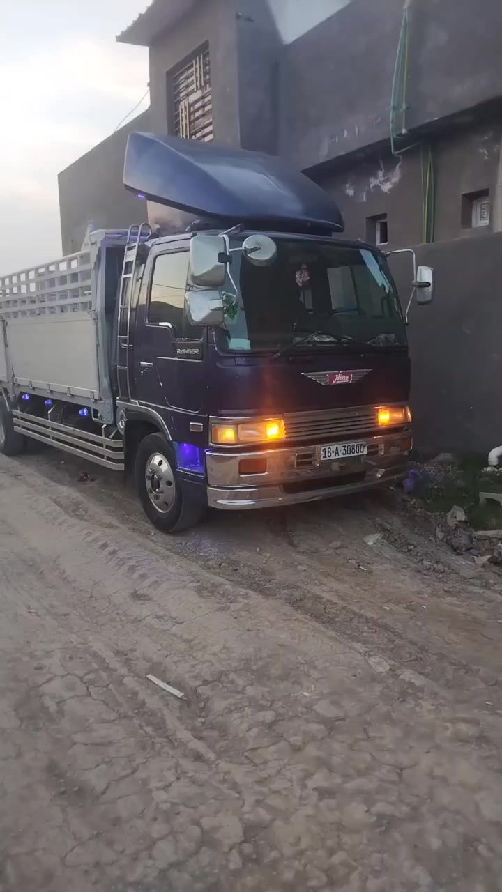 سلام عليكم للبيع هينو طيره موديل 94 تخم تاير 19 ونص سته وربع بلاد مكينه سبعين سوبر ستندر سياره جاهزه للعمل رقم بابل دولي تحويل ثاني يوم سعر 172 وبيه مجال لاستفسار *********** & & ***********
