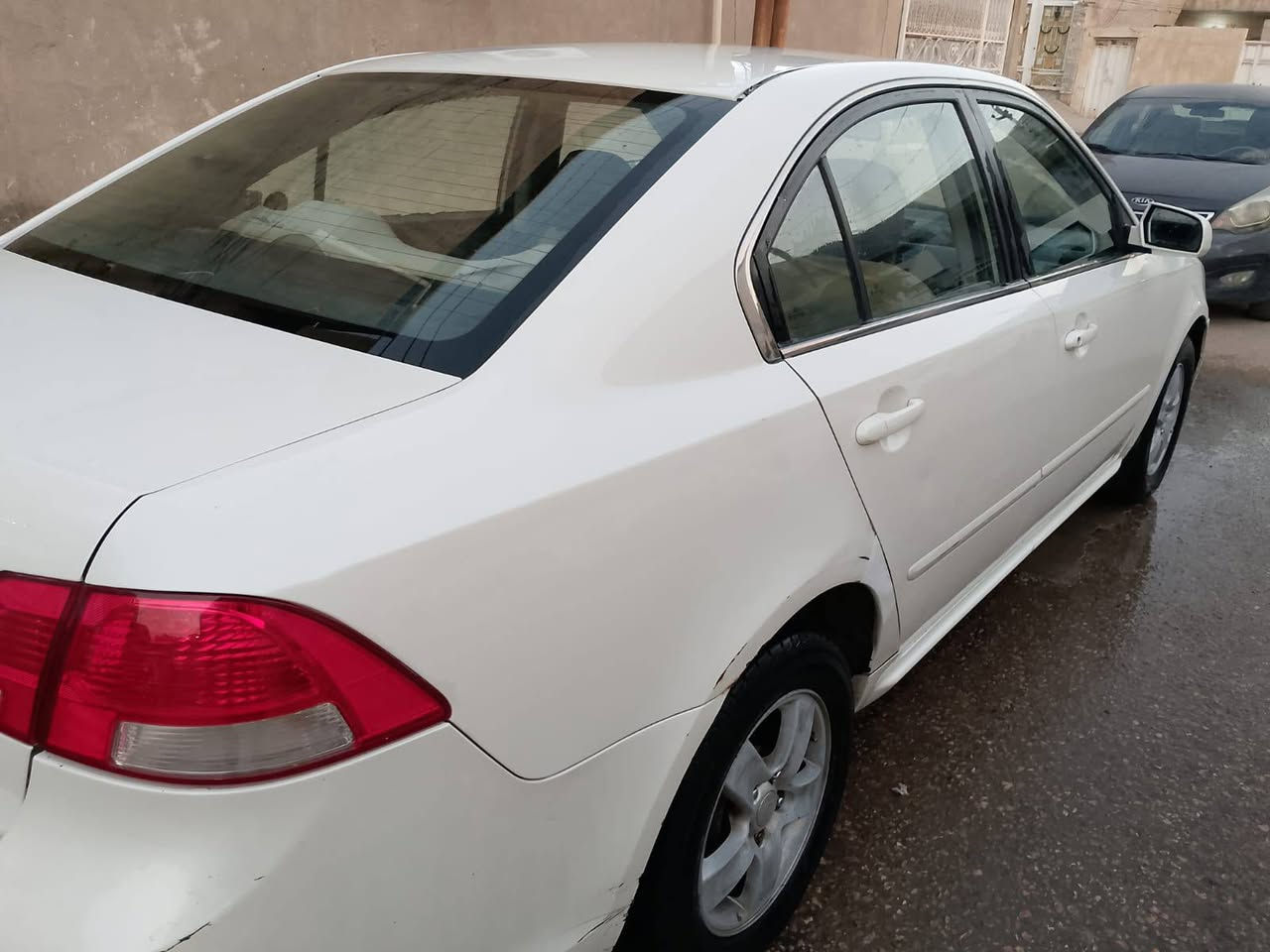 سلام عليكم
كيا اوبتما وارد كوري 
السياره رقم قادسية بأسمي سنويه لغاية ٢٠٣٠ 
محرك ٢٠٠٠
كير ومحرك مكفولات
تبريد خيرمن الله
السياره مكفوله ماعده بنيد مبدل بلادي نفس اللون
مكان السياره بالنجف مامتواجد على الفيس
السعر ١٠٥ وبيه مجال قليل
للاستفسار***********
