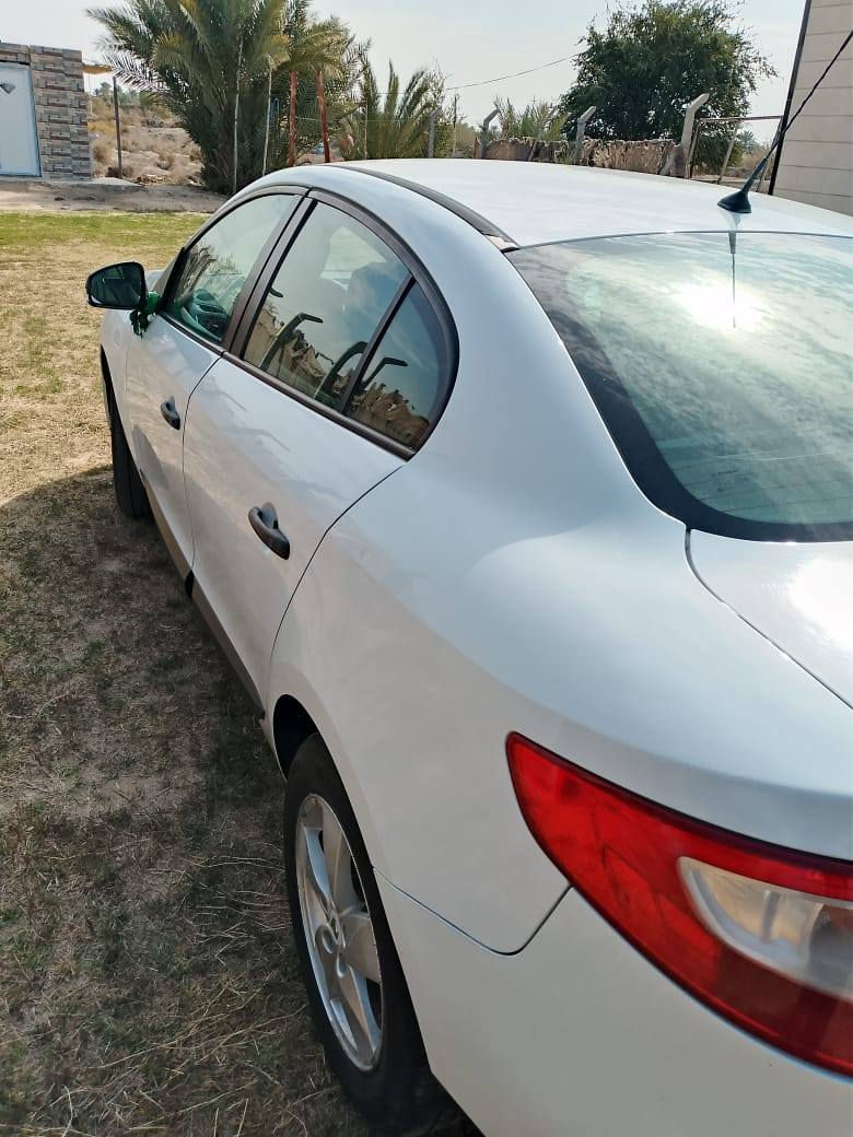 سيارة رينو فلورنس
موديل ٢٠١٣ بابل
كفالة عامة 
السعر ٨٣ بية مجال
للاتصال ***********
القاسم
