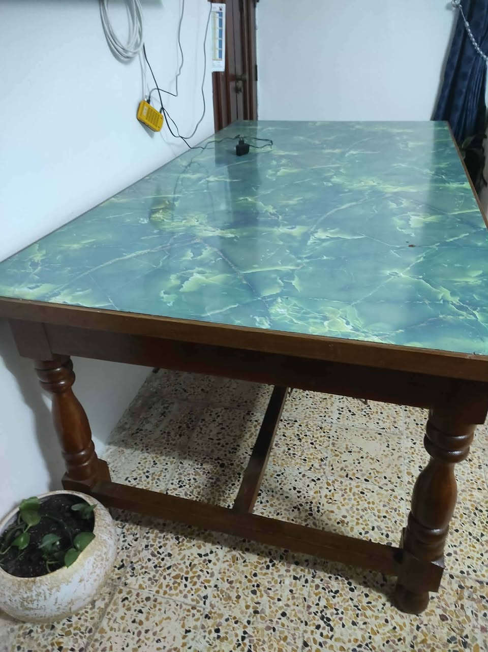 ميز للبيع نضيف حيل السعر 100 وبي مجال عنوان موصل جانب الايمن @إشارة


**إذا كنت صاحب هذا الإعلان وتريد حذفه لأي سبب، رجاءا أرسل رسالة إلى الدعم الفني**