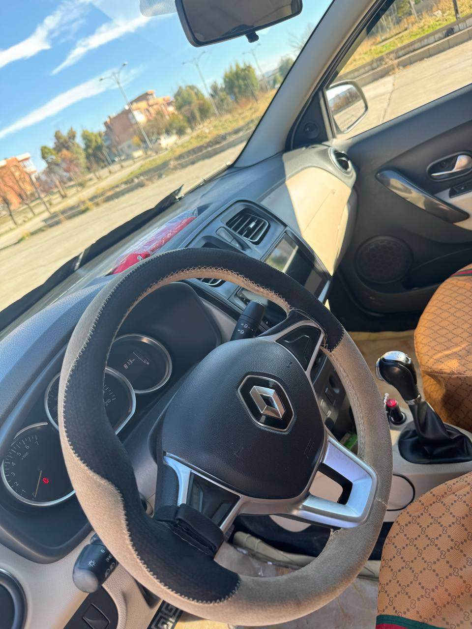 سەلامو عەلەیک بەڕێزان رینۆ سیمبول ٢٠٢٠ سپی تا بڵی جوانە سەیارەکە  دەرگای سایەق پەڵەیە ساردی هەیە هەیە بێ بۆیاخ  تا بڵێ جوانە و سپۆرتە ٢ جوت تایای تازەی بۆ گۆراوە تازە هایدرۆلک گێڕ و رۆنی مەکینەی گۆراوە یەک دینار مەسرەفی تیا نیە مواسەفاتەکانی شاشە ئایپاد کامێرا دو جام کارەبا و سایەق ئۆتۆیە گێری ئۆتۆ ماتیک و گێر عادیە نمونەیە لە جوانی   سەنەوی تا ٢٠٣٠ تازەیە  و بە ناوی خۆمەوەیە سعری ٩٢ گەڵا و مەعامەلەشی تیایە السليمانية, العراق


**إذا كنت صاحب هذا الإعلان وتريد حذفه لأي سبب، رجاءا أرسل رسالة إلى الدعم الفني**