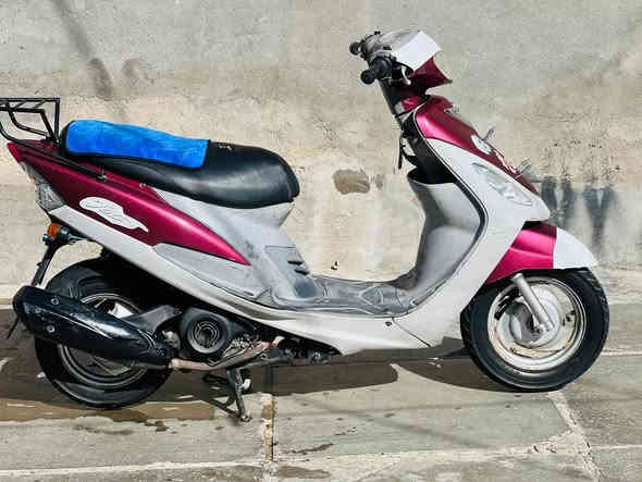 دراجه ماكس منغولي للبيع الدراجه مشتريلهه كفر تجاري و الاصلي لون كرزي سعرهه 750. اتصال ***********
