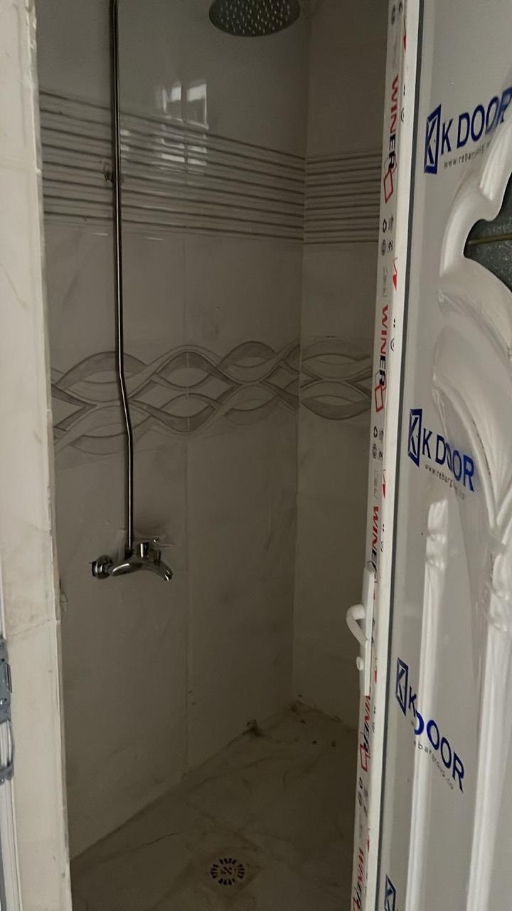 السلام عليكم 
بيت لليجار  الديوم 6000
المساحه 100 متر
عدد الغرف 3 
الاتصال على الأرقام 
***********
***********
