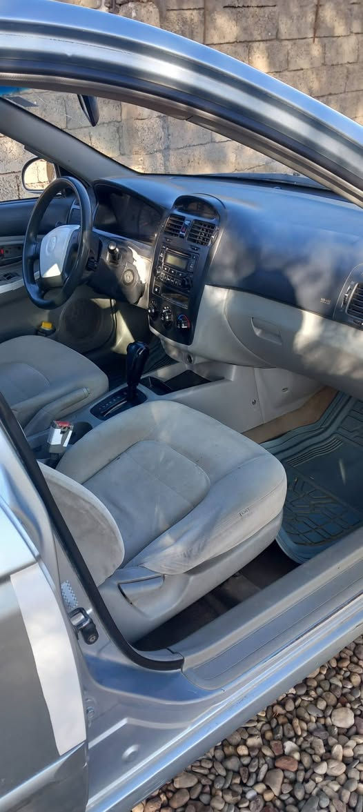 سلام عليكم  
سيارة لبيع 
نوع كية سبكترة 
موديل 2006
تدفئه تبريد 
صدر تايرات جديد 
شرط تحويل 
سعر 80بي مجال 
مكان صلاح الدين الشرقاط 
***********
