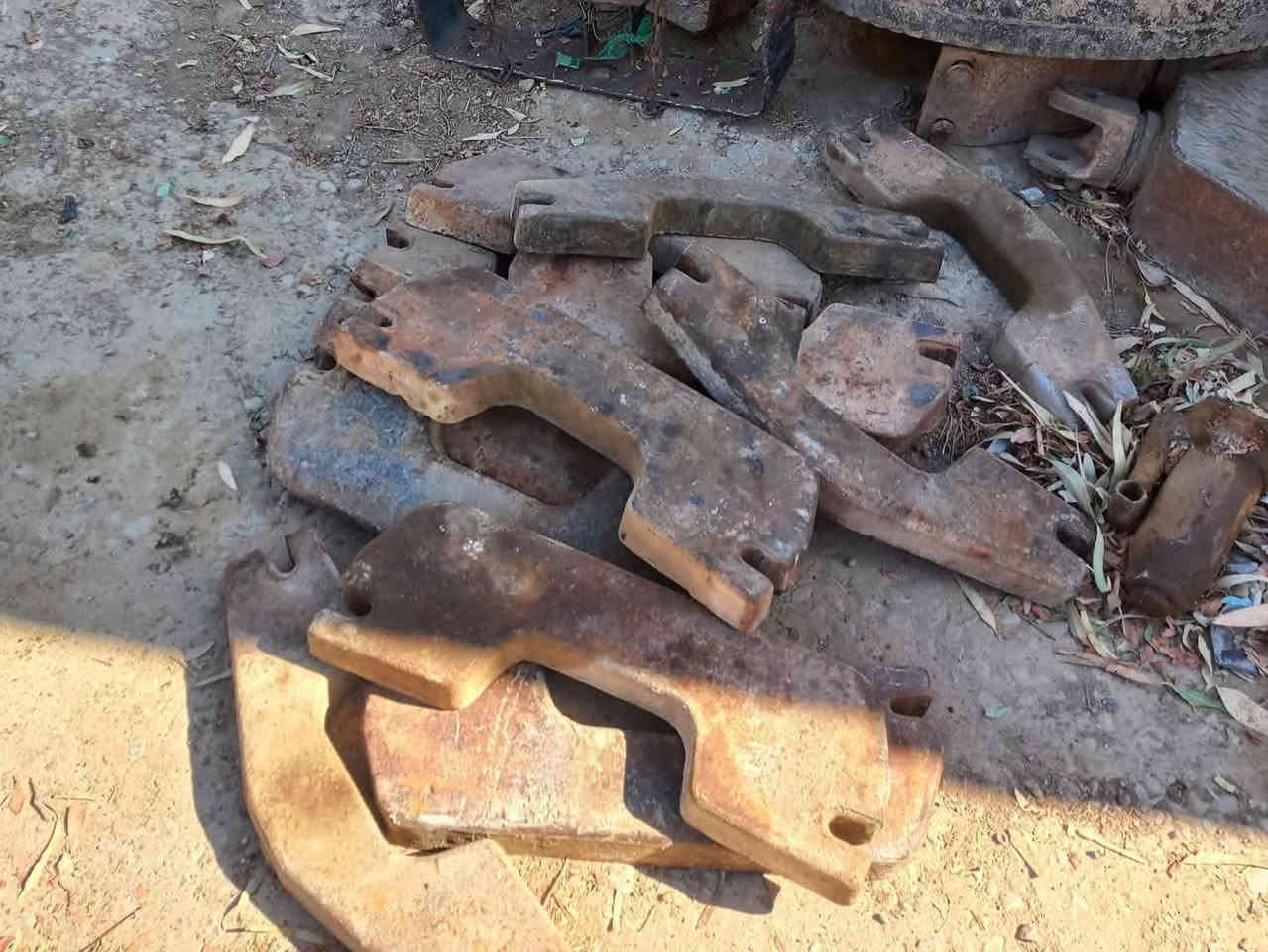 يوجد تخم ثكالات عنتر٧١ اماميات وخلفيات العنوان ميسان العماره ***********
