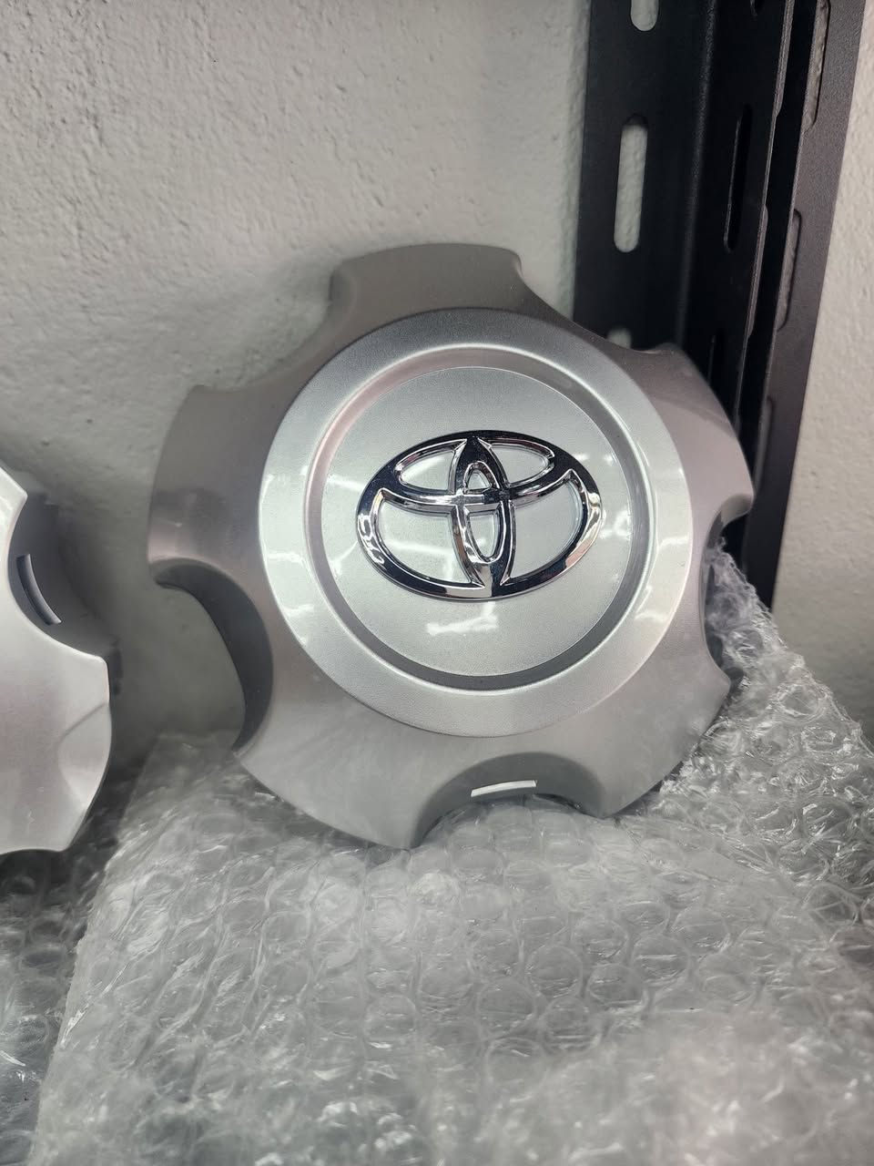 ادوات واكسسوارات لاندكروز متورفرة بكل الموديلات من ٢٠٠١ الى ٢٠٢٥ 
متوفر اصلي و تجاري كل الفئات 
تتوفر خدمة توصيل كل انحاء العراق ٥ الاف 
للطلب والاستفسار مراسلة الصفحة او الاتصال على الرقم *********** 
***********
