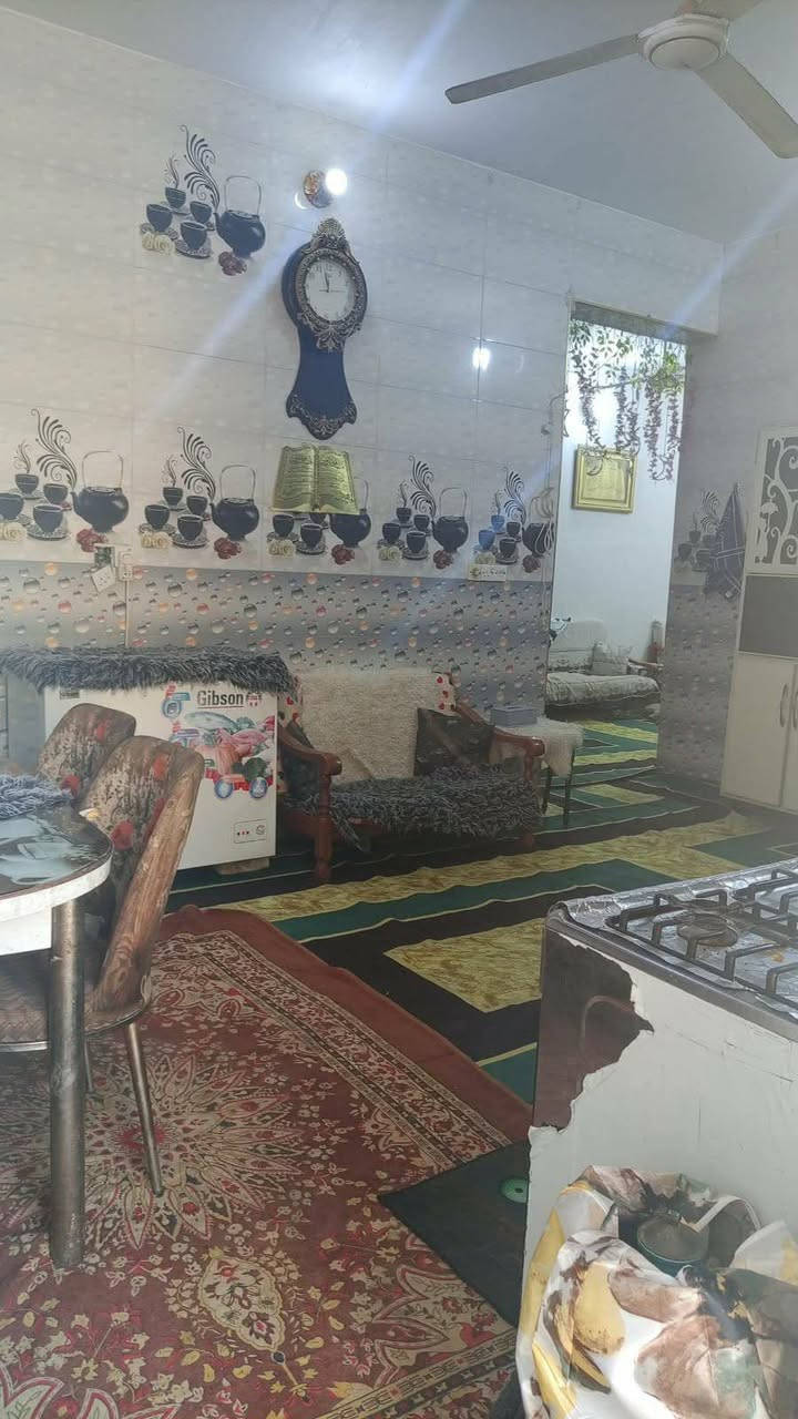 السلام عليكم ..بيت للبيع ..160م
خلف حسينيه حواس 
للتواصل ***********
