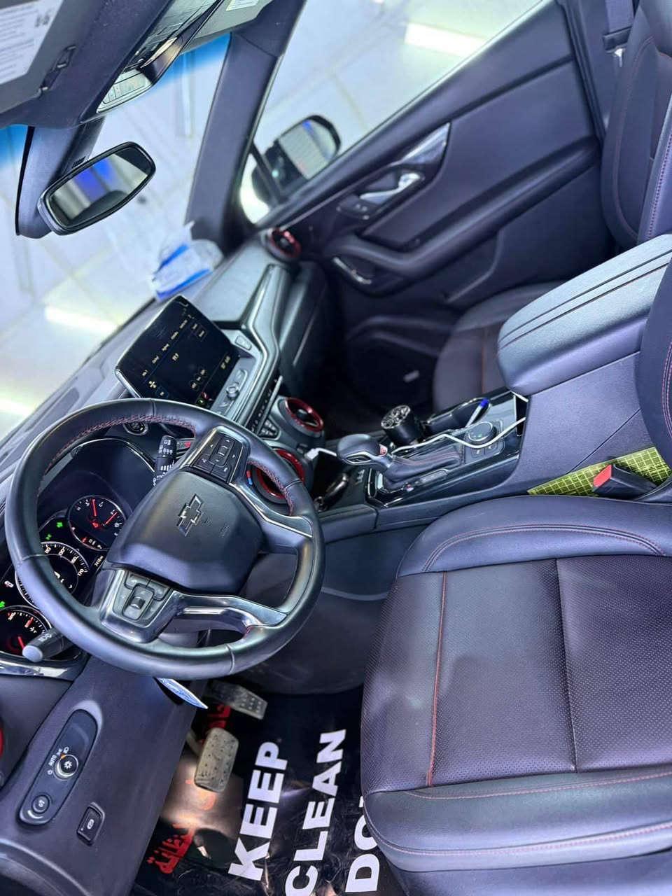 سلام عليكم اخواني الأعزاء :
🟩 نوع السياره : شوفرليت بلايز 
الفئه :R/S
اللون: اسود
الموديل :2024
عداد المسافه : 7 ألف ميل قابل للزياده
نظام الدفع: AWD
السعر : 245$ وبيه مجال للشراي 
الرقم : أربيل الدولي  تريد تحويل تريد وكاله
الضرر: جاملغ ➕بنيد ➕نص جاملغ صبغ
الايرباك: سليم 
فول مواصفات فتحه تشغيل عن بعد جلد تدفئه تبريد 
كشنات شاشه كأمره 360 درجه رادار امامي جانبي
خزن ميموري قبق جنطه كهرباء تحكم ستيرن جهتين
وبعد بيه هواي مواصفات

📍موقع السياره النجف الاشرف 
للتواصل : ***********
***********
