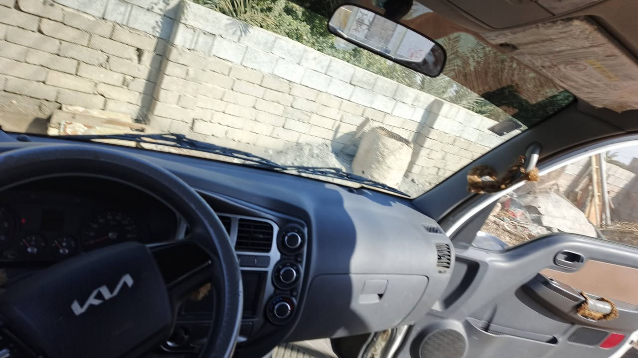 سلام عليكم سياره بنكو موديل 2023مكفوله كفاله عامه من الفتح والصبغ والتبديل سياره ماشيه 35الف سياره زيرو بمعنه الكلمه سياره مفتوح مكاني البصره قضاء المدينه رقم الهاتف ***********
