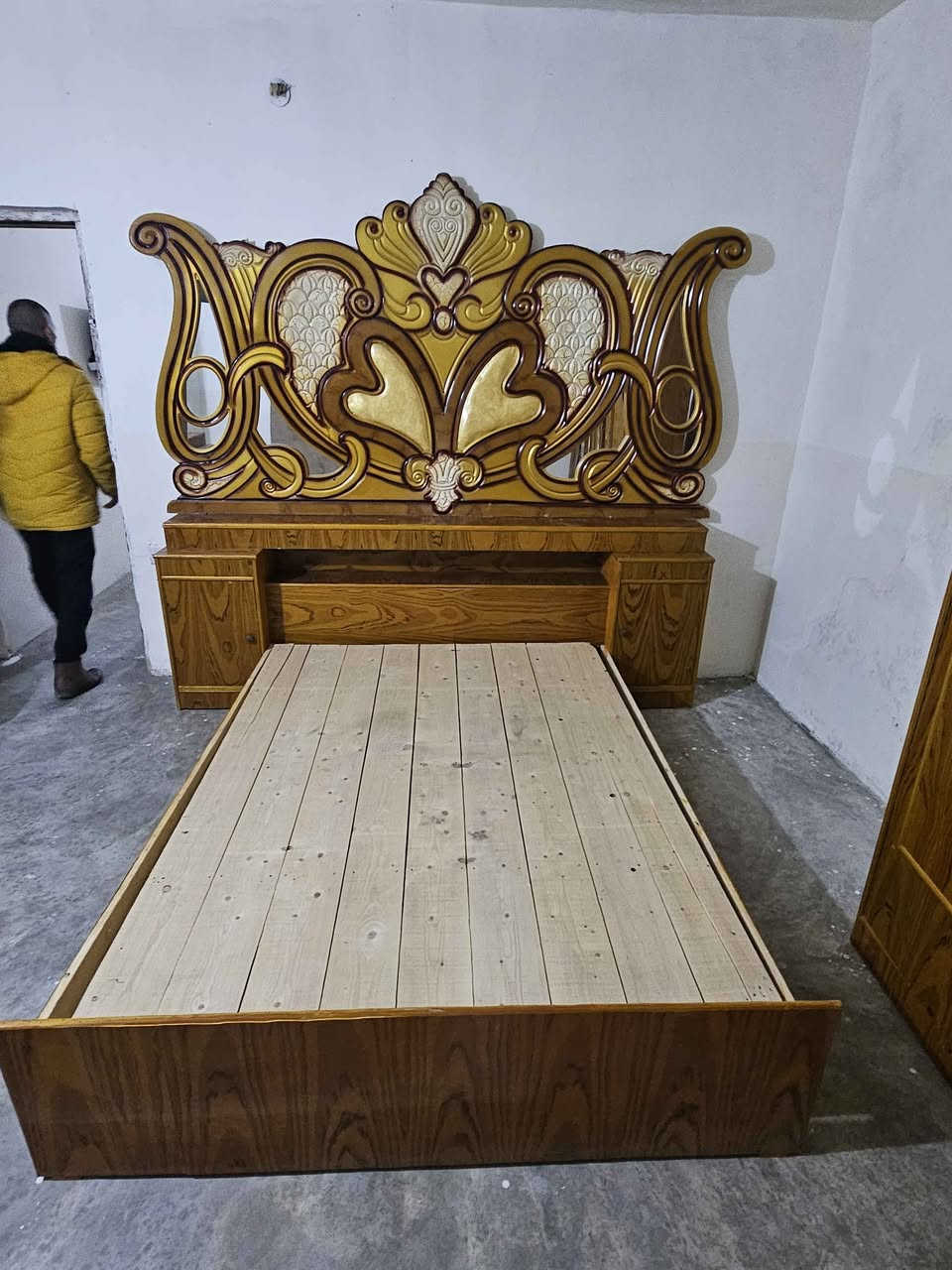 معرض اياد ويوسف غرفه نوم صاج سبع قطع سعره 400》***********》***********》 كركوك, العراق
