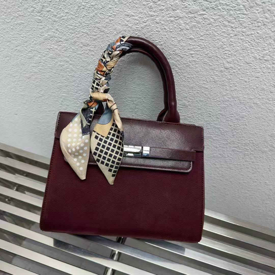 حقائب نسائية كوااااالتي واسعار حلوة
بنات لحكو باقي قطع اخيرة و توصيل مجاااااااني عرض شهر رمضان 
لكل محافظات العراق
وشرط توصلكم بعد احلى من الصور


**إذا كنت صاحب هذا الإعلان وتريد حذفه لأي سبب، رجاءا أرسل رسالة إلى الدعم الفني**