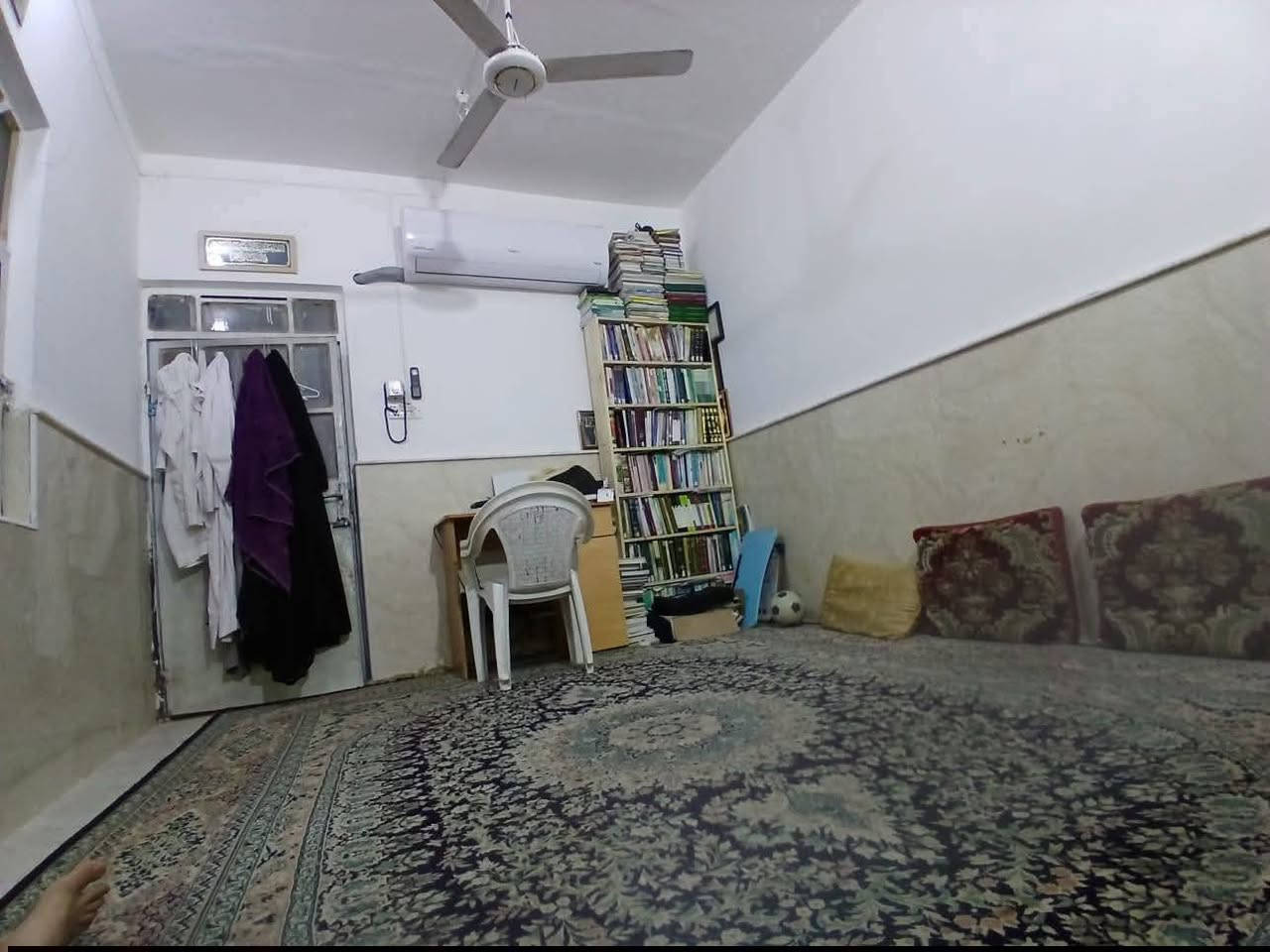 بيت ١٠٠متر طابق واحد نظيف جدا كونكريت مسلح شارع ١٢متر قطاع ٢٤السعر ٩٠مليون مع المجال او مراوس بعقار اخر للاستفسار مكتب سيد هاشم الذبحاوي النجف الاشرف الكوفة حي ميسان ركن شارع البوريات ***********واتساب نستقبل جميع العروض عرصات بيوت مشتملات راسلونا مع الصور على الواتساب اعلاه
