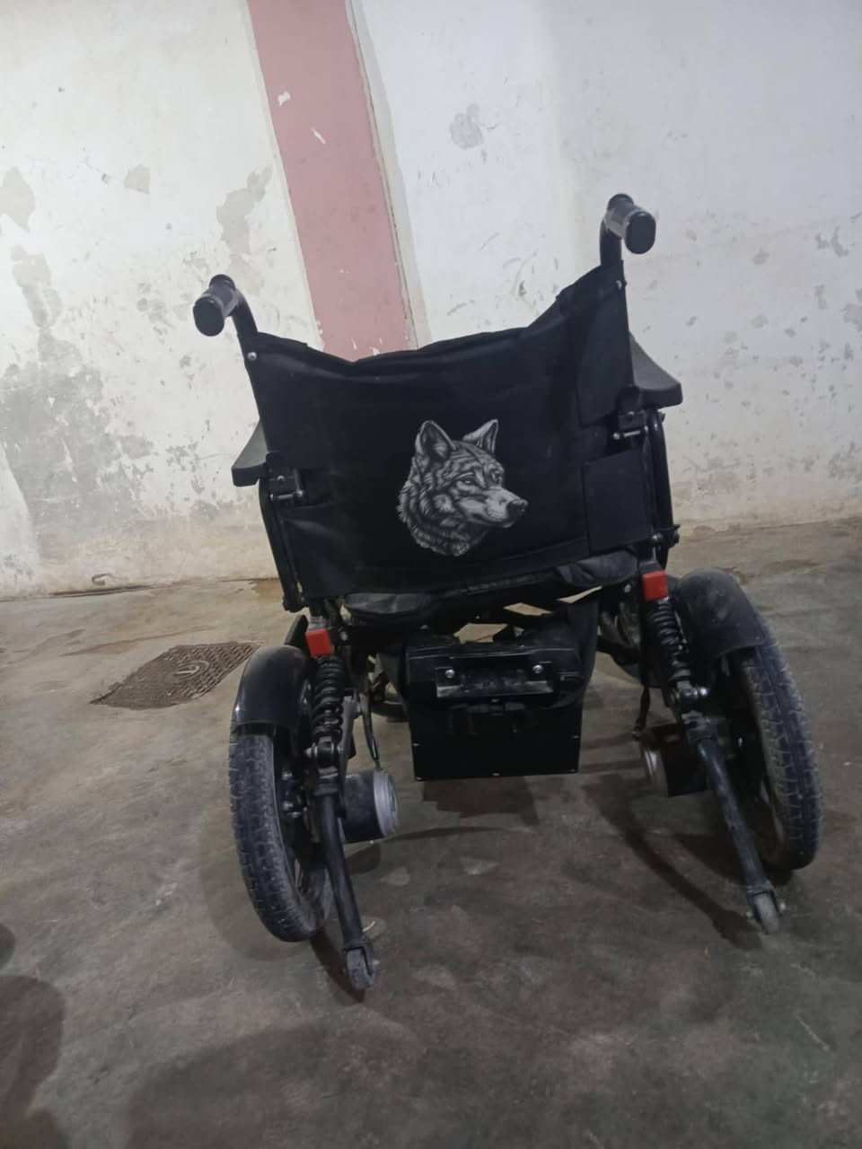 السلام عليكم عندي عربانة كهربائية نضافة فول شرط السعره 500الف وبيها مجال ***********
