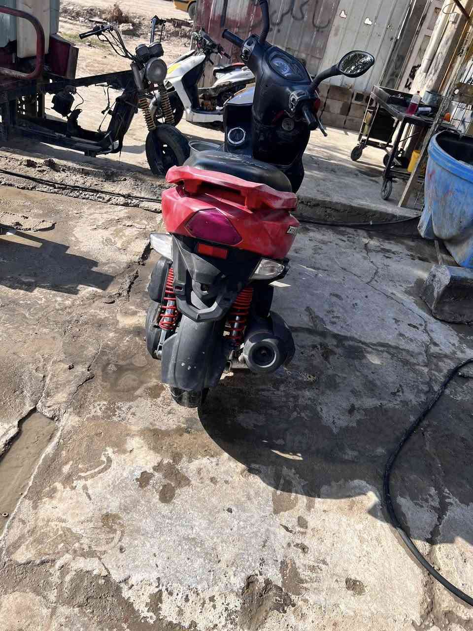 السلام عليكم شباب GTRللبيع الدراجه خير من الله ئي نقص مابيه الدراجه رمبه مكاني بغداد تاجي سبع البور السعر خاص ***********
