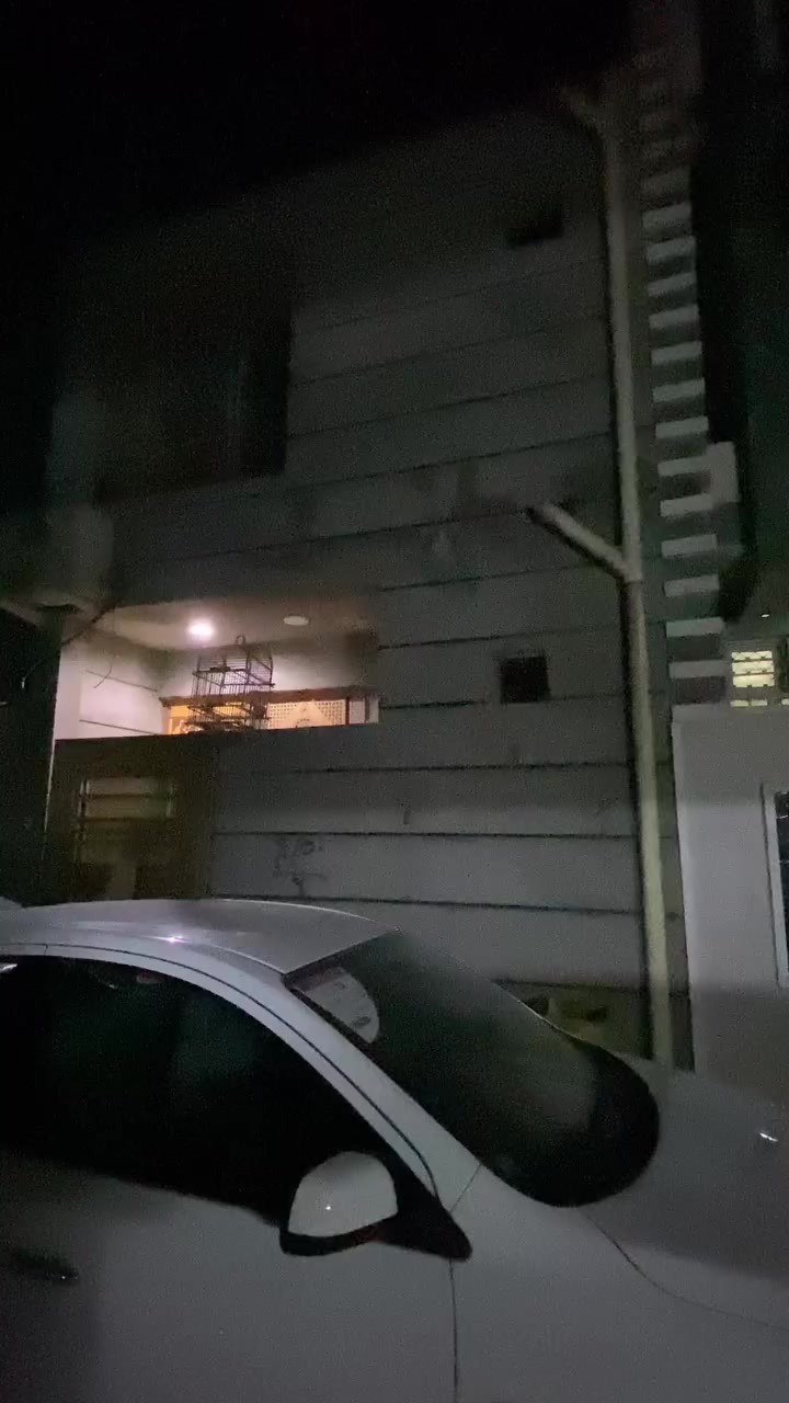 للبيع دار سكني في البلديات الزراعي مدخل البانزين خانه المجاورة لحسينية سيدصلاح المگصوصي 

مساحة الدار50 متر (الواجهة 5 × النزال 10)، موقع مميز.

تفاصيل الطابق الأرضي:
 • طرمة صغيرة مرتبة
 • استقبال
 • حولي
 • مطبخ حار

الطابق الثاني:
 • يحتوي على غرفتين نوم

البيت مرتب وجاهز للسكن، واقع في منطقة هادئة وقريبة من الخدمات.

لمعرفة باقي التفاصيل والسعر الاتصال على الرقم 

للاستفسار يرجى الاتصال على الرقم: [***********] او راسلنا ع الخاص.
