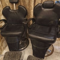 كراسي 2 مرايات 2 مجرات 2 تخم 1 سماعات رفوف 2 براد ماء جهاز بخار مغسله ...