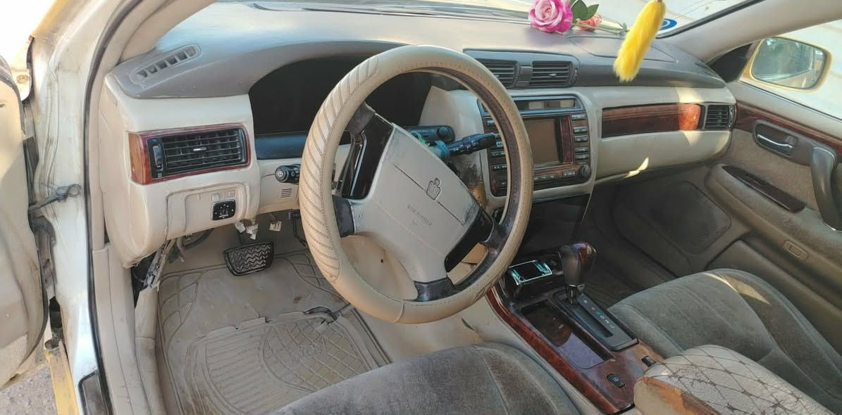 للبيع ملكه مكينه  ففتي وكير بلكارتون كهربائيات كله شغاله تبريد تدفئه سياره دكمتين كصه قماره فقط رقم وسنويه اصليات المكان بغداد الرشاد ***********
