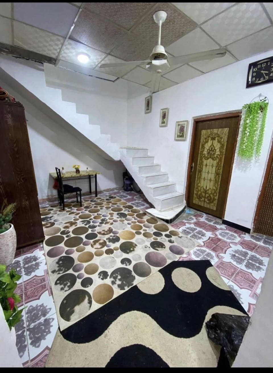 تحيه طيبه بيت طابقين ركن طابو زراعي عراقي سند23 مساحه128 صالحيه شارع سيد مجتبى قريب على جسر الايطالي من بعد شارع لواء قريب على شارع عام الرئيسي متوفر كل خدمات 4غرف صالات2 ستقبال صحيات 2  مطبخ طارمه حمام خارجي  سطح ثنين طابق اول وسطح طابق ثاني سعر125للاستفسار الاتصال
***********
