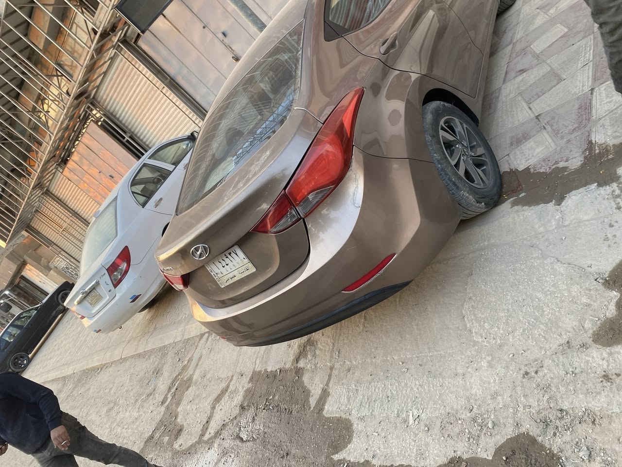 حبايب النترا خليجي موديل 15 السياره حلو ونضيفه
او معروف مواصفات الخليجي السياره بيها قبق جنطه مضروب قليل بدون حوض وبارد بل بنيد مثل ماموضح بصوره
عارضها 115 وبيها مجال قليل  
مكاني بابل بسمي مداور ثاني يوم 
***********
