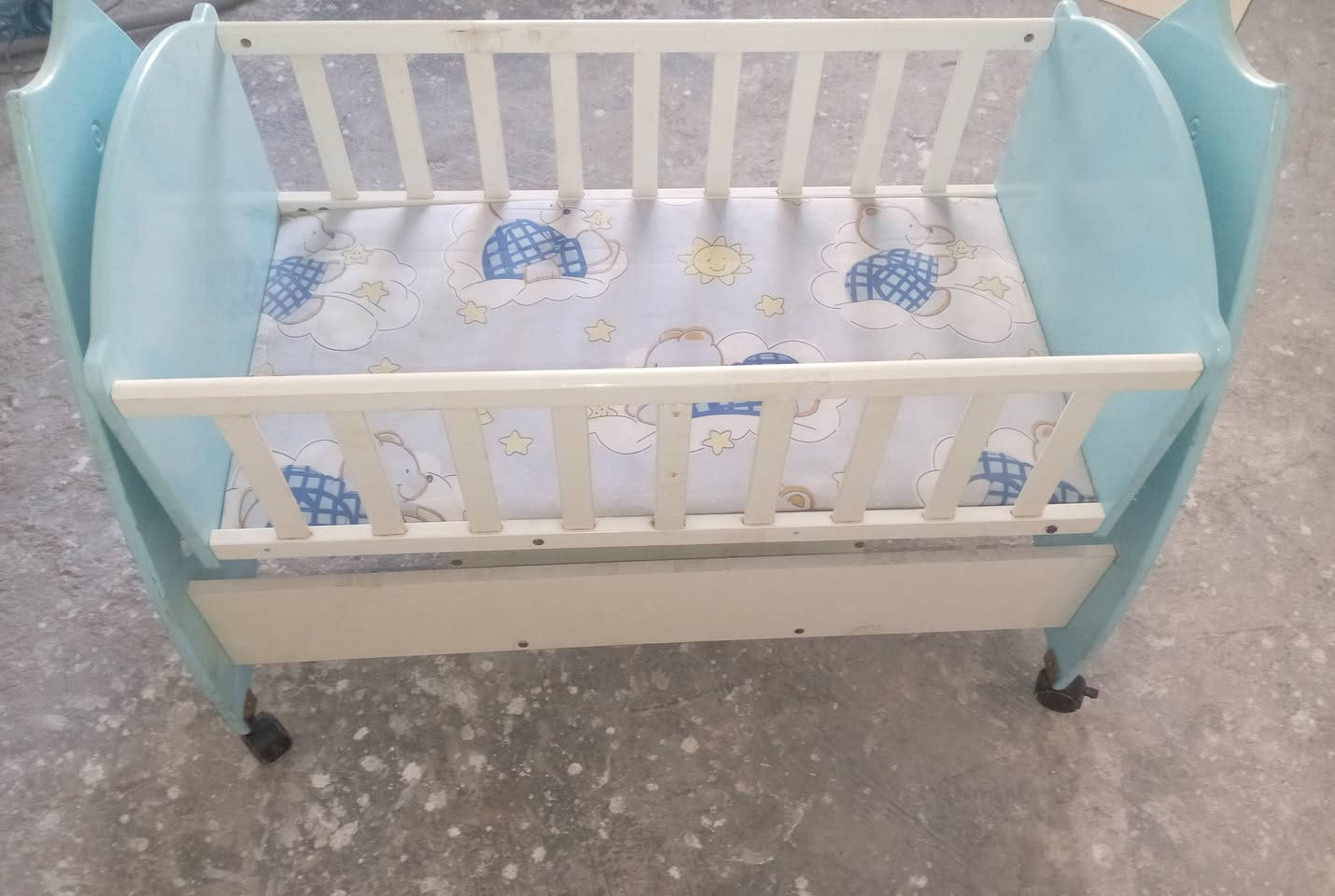 بايسكل حجم كبير شغال وكامل السعر ب٢٥
كاروك نضيف جاهز ب٣٥
كربلاء حي العسكري العابد صيدلية الرونق ***********
